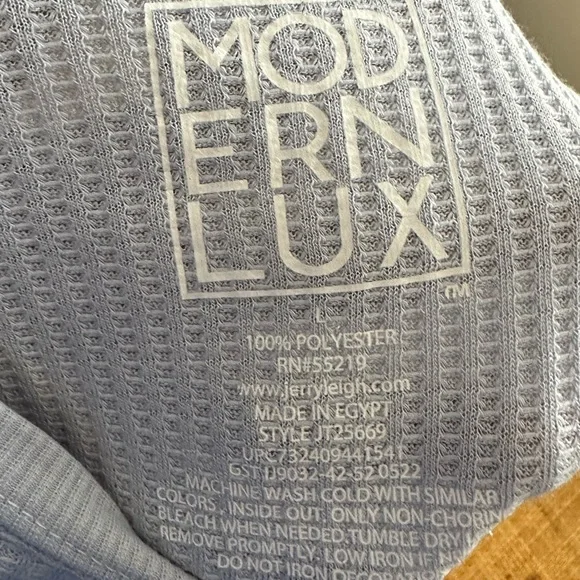 NWT BUNDLE of 3 Light Crew Sweatshirts from MODERNLUX 🌷Size M (1) and L (2) 🌷 - Picture 9 of 14